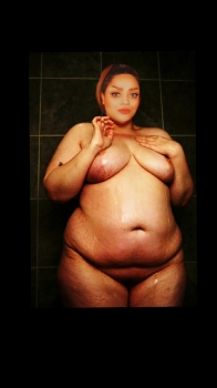 bbw ladan naked in shower