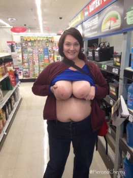 Big tit flashing in the mall