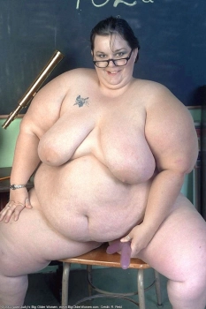 Ugly ssbbw with dildo
